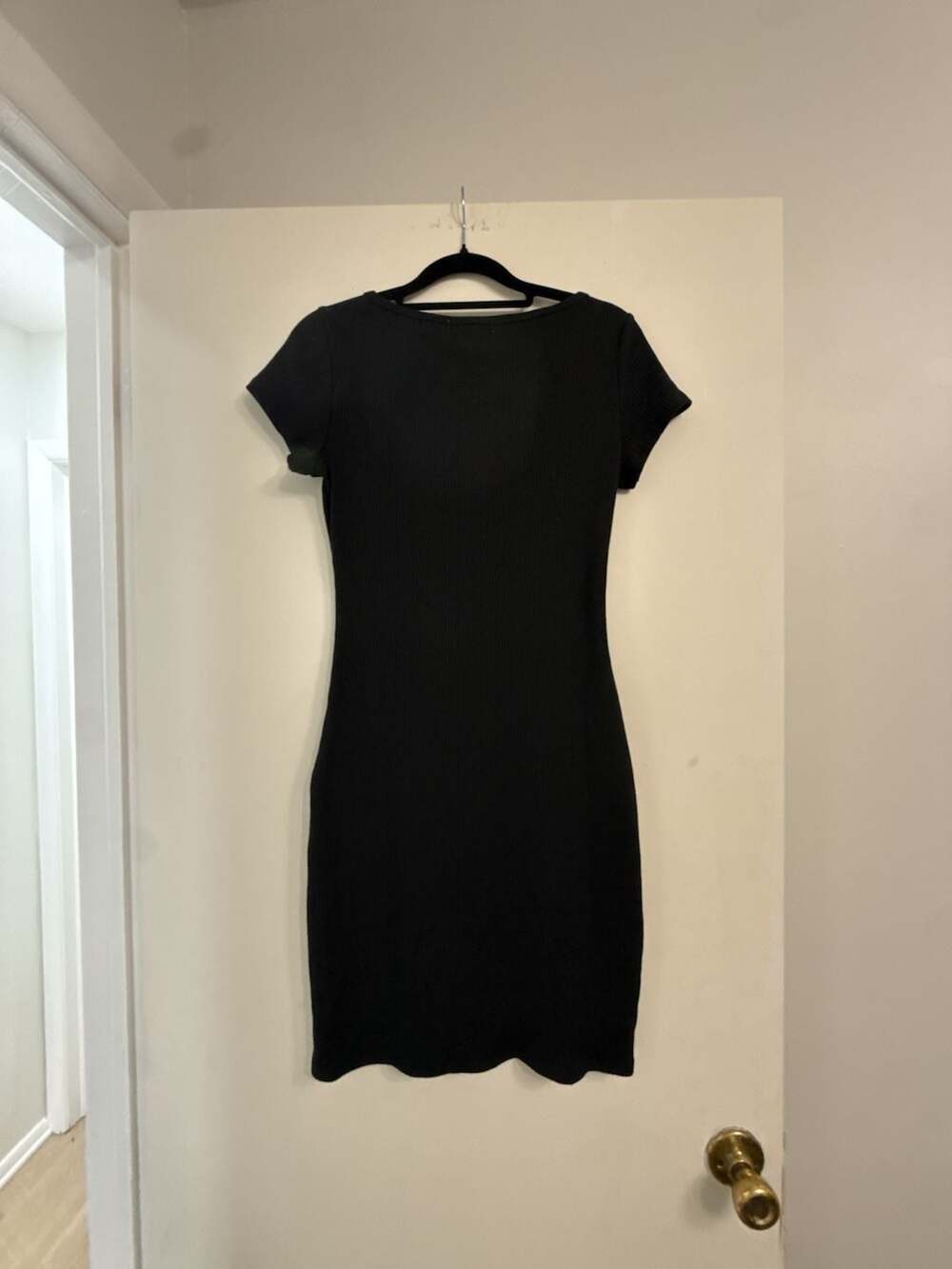 No Comment Women's Short Sleeve Ribbed Scoop Neck Bodycon Dress Side Slit Size - Picture 4 of 4
